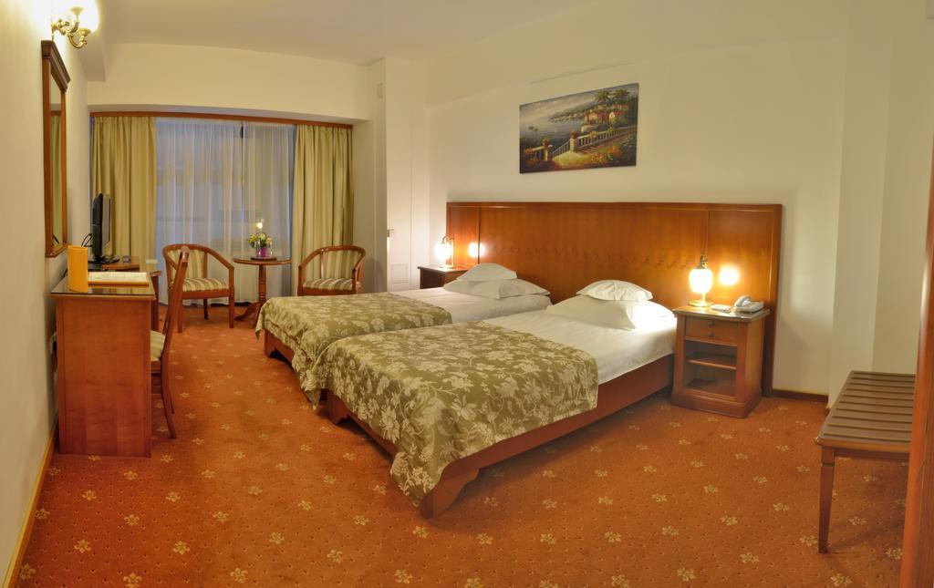 Hotel Emma West Craiova Exterior photo